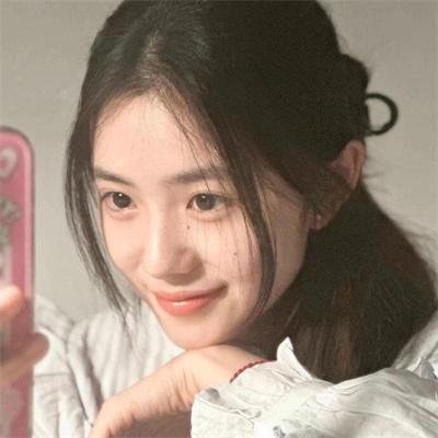 穿着旗袍的女孩